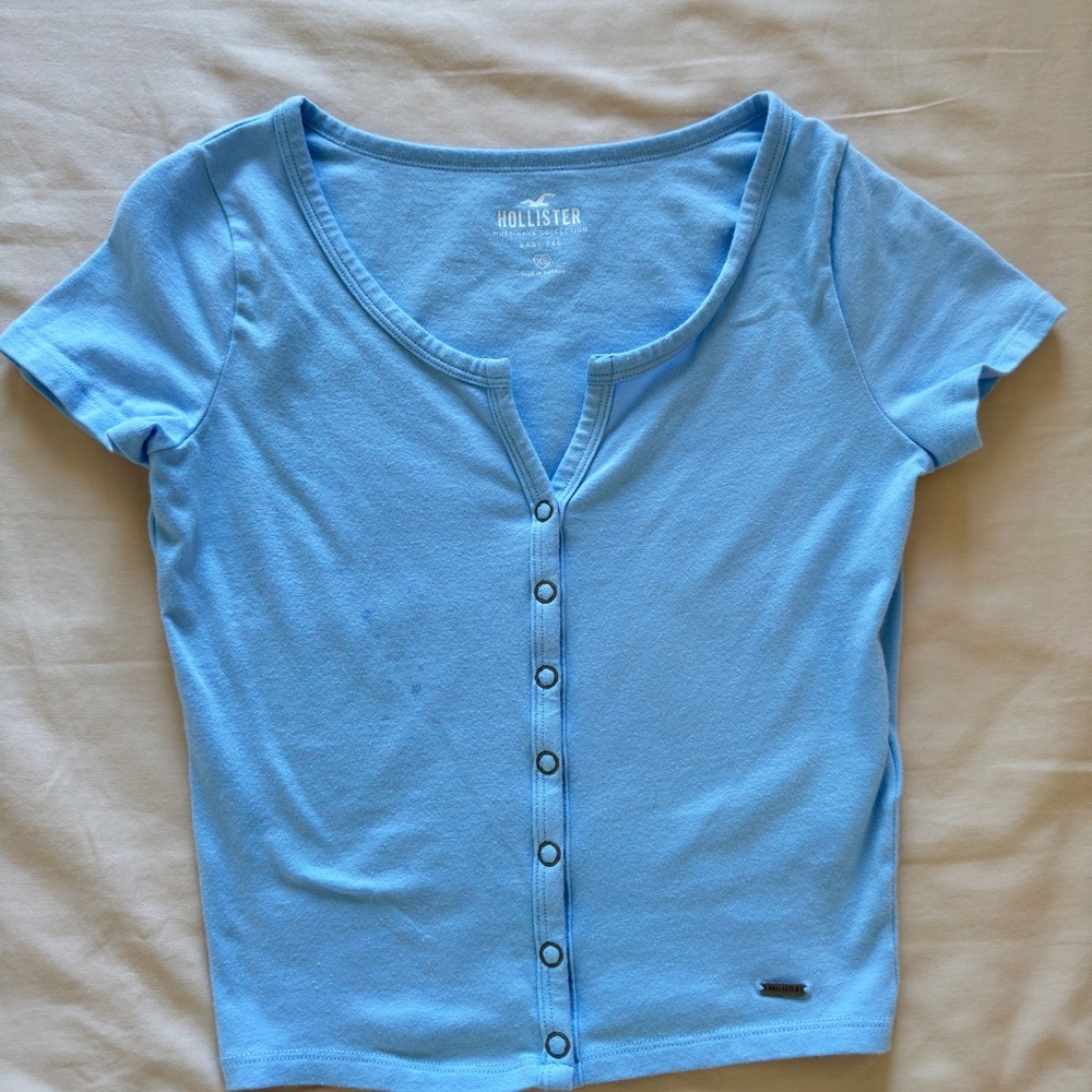Hollister Women's Light Blue Button-Down Shirt